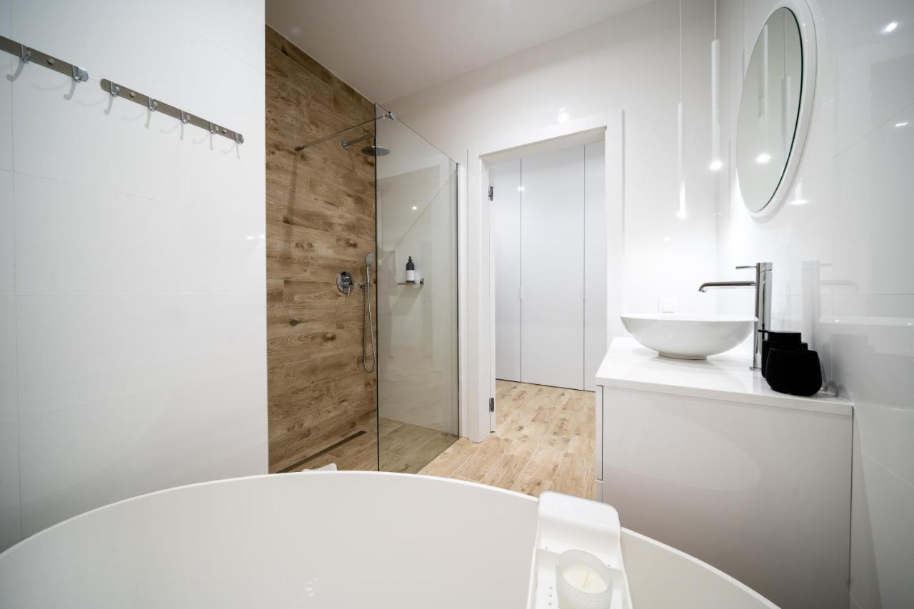Urban Apartments Luxury Skyline Sokolska Towers 30A, 2 Free Garages, Gym & Sauna, Self Check-In Katowice Esterno foto
