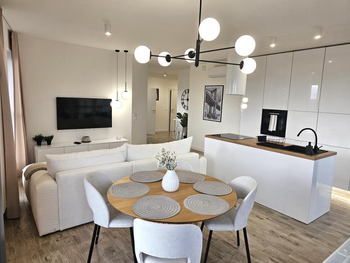 Urban Apartments Luxury Skyline Sokolska Towers 30A, 2 Free Garages, Gym & Sauna, Self Check-In Katowice Esterno foto